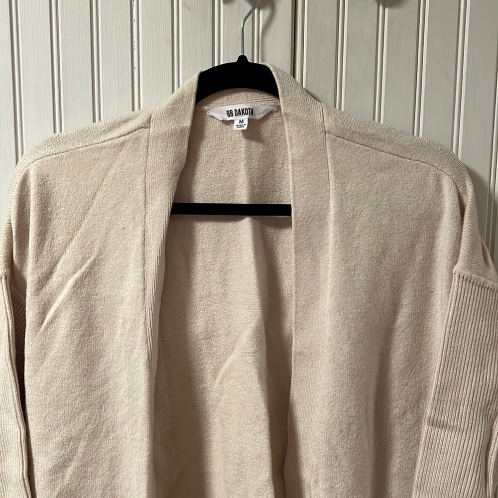 BB Dakota cream cardigan size M